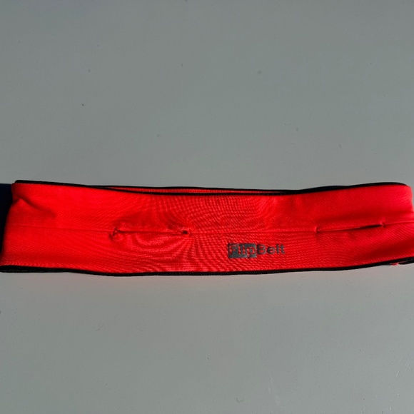 FlipBelt Classic Premium Running Belt - Picture 1 of 2
